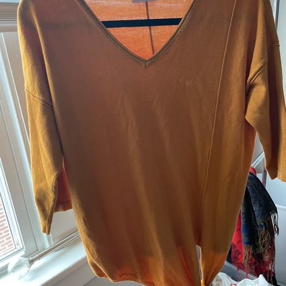 Miscellaneous sweaters and coats - Picture 5 of 10